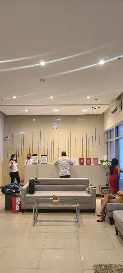 Avida Tower Free Airport Pick Up For 3 Nights Stay Or More ダバオ　シティ エクステリア 写真