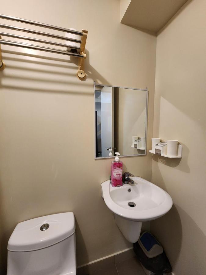 Avida Tower Free Airport Pick Up For 3 Nights Stay Or More ダバオ　シティ エクステリア 写真