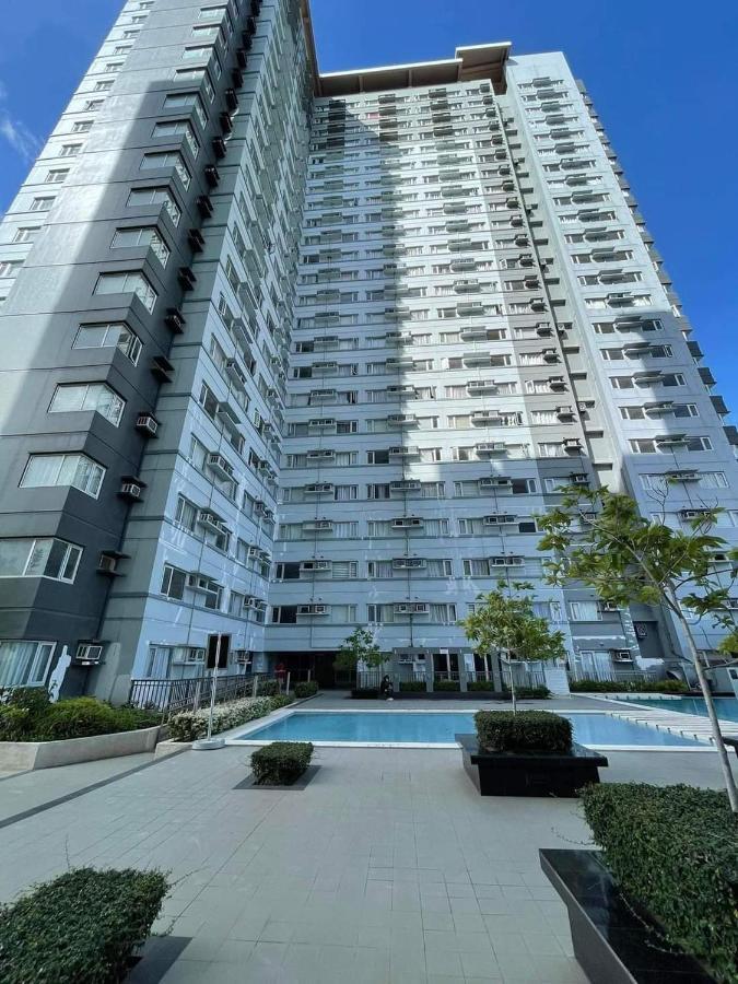 Avida Tower Free Airport Pick Up For 3 Nights Stay Or More ダバオ　シティ エクステリア 写真